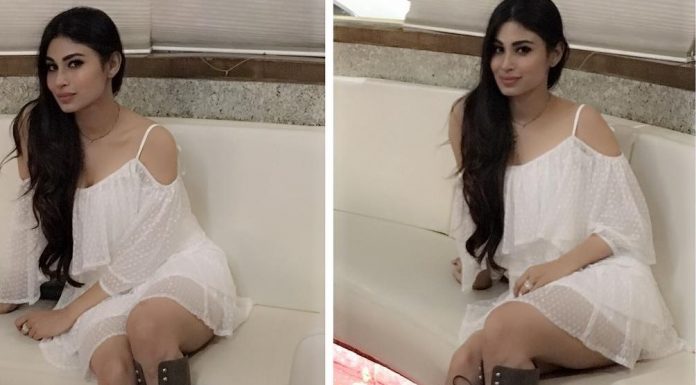 इन तस्वीरों में देखें मशहूर टीवी एक्ट्रेस मौनी रॉय के अलग-अलग अंदाज़ famous TV Actress Mauni Roy's pictures