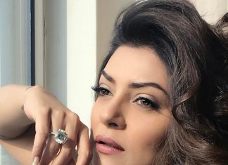 सुष्मिता सेन की यह हॉट तस्वीर सोशल मीडिया पर हुई वायरल Sushmita Sen's hot photos became viral on social media