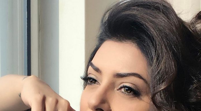 सुष्मिता सेन की यह हॉट तस्वीर सोशल मीडिया पर हुई वायरल Sushmita Sen's hot photos became viral on social media