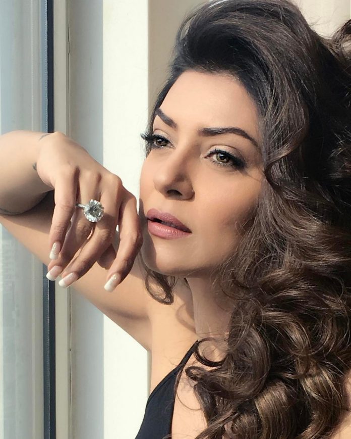 Sushmita Sen's hot photos became viral on social media