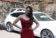 नच बलिये 8 के प्रोमो शूट पर बेहद खूबसूरत नज़र आईं सोनाक्षी सिन्हा, देखें तस्वीरें Sonakshi Sinha on Nach Baliye 8's promo shoot.