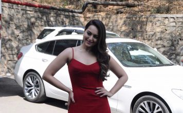 नच बलिये 8 के प्रोमो शूट पर बेहद खूबसूरत नज़र आईं सोनाक्षी सिन्हा, देखें तस्वीरें Sonakshi Sinha on Nach Baliye 8's promo shoot.