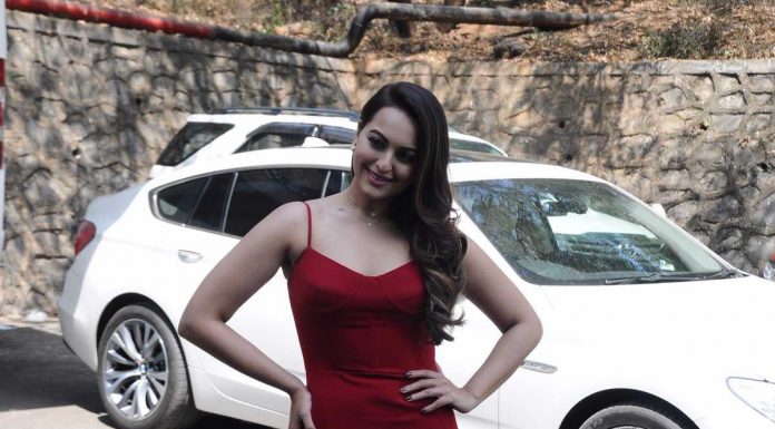 नच बलिये 8 के प्रोमो शूट पर बेहद खूबसूरत नज़र आईं सोनाक्षी सिन्हा, देखें तस्वीरें Sonakshi Sinha on Nach Baliye 8's promo shoot.