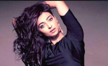 बॉलीवुड एक्ट्रेस राधिका आप्टे के बोल्ड फोटोशूट की तस्वीरें सोशल मीडिया पर हुईं वायरल Bollywood Actress Radhika Apte's Bold Photoshoot Pictures