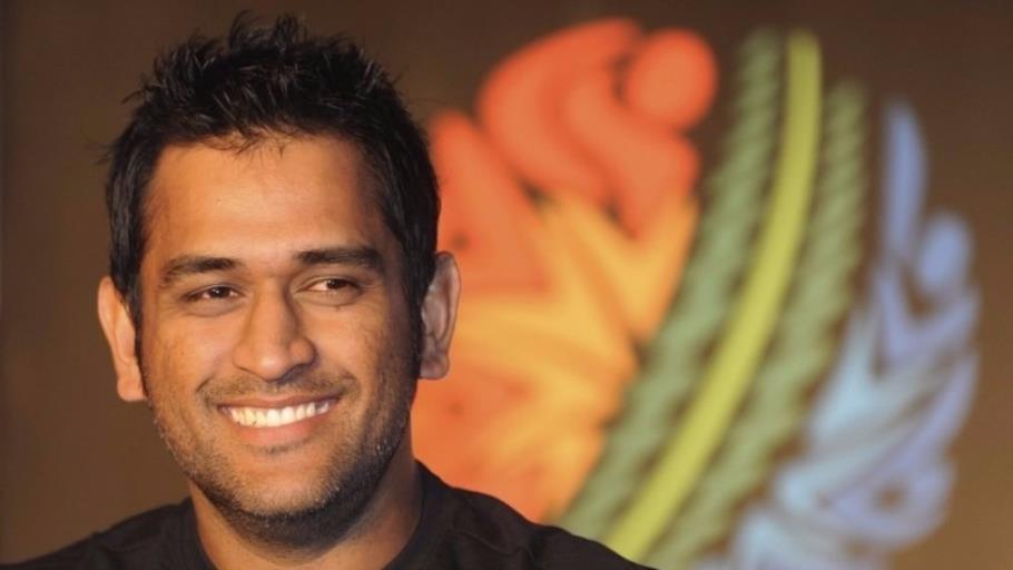 ms dhoni dance video geting viral on social media