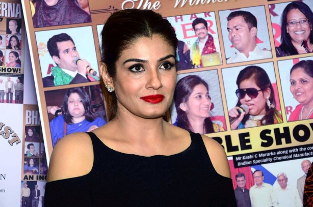 raveena tandon looks great in black dress