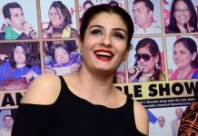 अवार्ड शो पर ब्लैक ड्रेस में पहुंची रवीना टंडन , नज़र आईं बेहद खूबसूरत , यहाँ देखें तस्वीरें raveena-tandon-looks-great-in-black-dress