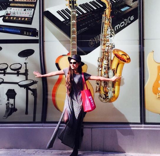 for holidaying Mouni Roy reaches america