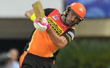 युवराज के बल्ले ने हैदराबाद को दिलाई शानदार जीत Yuvraj's bat gave a good victory to Hyderabad