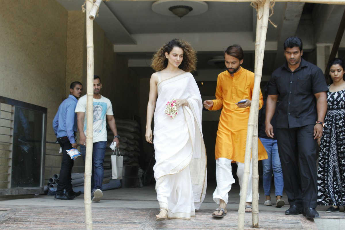  Kangna Ranaut reached the house of a friend to celebrate Navaratri festival