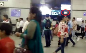 क्या हुआ जब अचानक राजीव चौक मेट्रो स्टेशन पर चलने लगी पोर्न मूवी. What happened when sudden porn movie started playing on Rajiv Chowk Metro Station