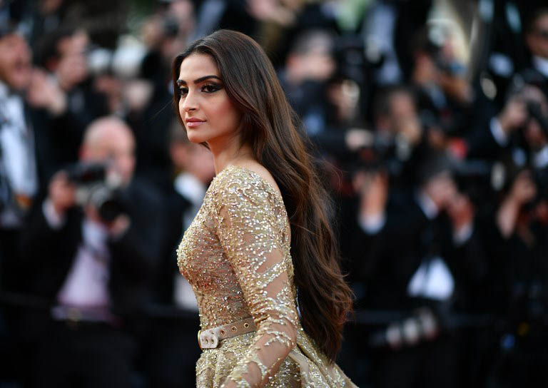 Sonam Kapoor in Golden Dress Up at Cannes Festival