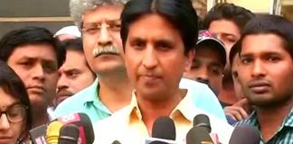 क्या तिनके तिनके होने वाली हैं आम आदमी पार्टी की झाड़ू aap party on the verge of split