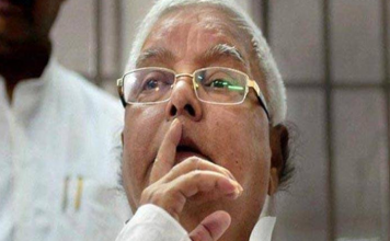 इनकम टैक्स की छापेमारी में बुरे फंसे लालू, कभी सहयोगी दलों पर तंज कसा कभी दिखाया भरोसा. income tax raids on lalu's premises