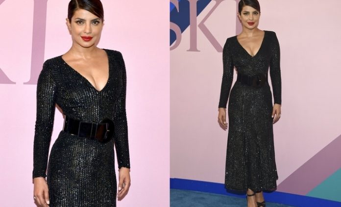 once again on red carpet priyanka chopra shows her hotness