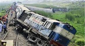 रेल मंत्री बदले लेकिन नहीं बदली हादसों की तस्वीर , 12 घंटे में 4 हादसे Rail minister changed