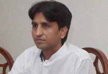 कुमार बने आप के लिए अविश्वास , पार्टी ने पद से हटाया kumar vishwas removed from spokesperson post