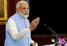 गिरती अर्थव्यवस्था पे पीएम ने कुछ ऐसे दी सफाई PM gives some clarifications on the falling economy.