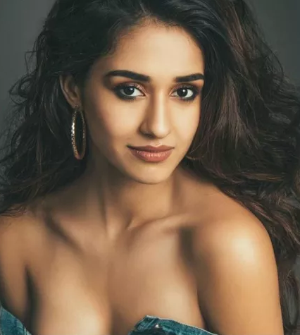 disha-patani-hot-photoshoot-for-maxim