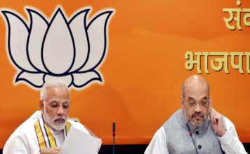 गुजरात चुनाव : फाइनल सर्वे में उड़ी बीजेपी की नींद , जानिये किसके साथ हैं गुजरात bjp in trouble in gujrat afte final survey