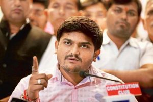 hardik criticize modi on sea plane