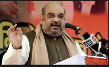 किसानो ने की अमित शाह की बोलती बंद, शाह नहीं दे पाए सवालों के जवाब Farmers stopped Amit Shah's speech, Shah did not answer questions