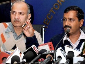 kejriwal-saying-sorry-to-everyone