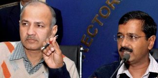 केजरीवाल का चल रहा माफ़ी मागने का दौर, मजीठिया के बाद नितिन गडकरी और अब सिब्बल से भी मागी माफ़ी kejriwal-saying-sorry-to-everyone