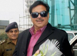 कांग्रेस में शामिल हो सकते है बीजेपी के स्टार नेता शत्रुघ्न सिन्हा, की कांग्रेस नेताओ की तारीफ BJP star leader Shatrughan Sinha can join congress