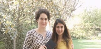 प्रियंका गाँधी को अपनी किताब गिफ्ट करने से सोशल मीडिया में ट्रोल हुई गुरमेहर कौर Gurmeher Kaur trolled on social media by gifting her book to Priyanka Gandhi