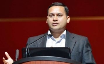 चुनाव आयोग से पहले तारीख बताने पर फसे मालवीय ने दी सफाई, नकवी ने कांग्रेस पर लगाया आरोप bjp it cell head Malviya in trouble