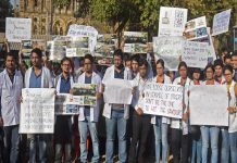 मुश्किल में मोदी सरकार, 10 लाख डॉक्टर करेगे सरकार के खिलाफ़ हड़ताल Modi government in trouble 10 lakh doctors will strike against government