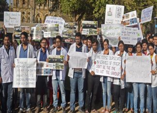 मुश्किल में मोदी सरकार, 10 लाख डॉक्टर करेगे सरकार के खिलाफ़ हड़ताल Modi government in trouble 10 lakh doctors will strike against government