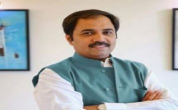 महाराष्ट्र: बीजेपी के मंत्री का 51 करोड़ का कर्ज माफ़, वही किसान एक ओर कर रहे खुदखुशी Maharashtra BJP's minister debt of Rs 51 crores waived off