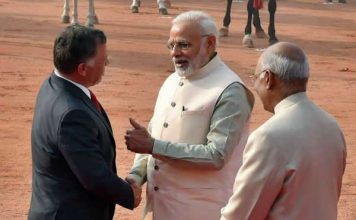 मोदी ने पाकिस्तान उच्चायुक्त के सामने ही पकिस्तान को सुनाई खरी खोटी pm modi used strong words against terrorism