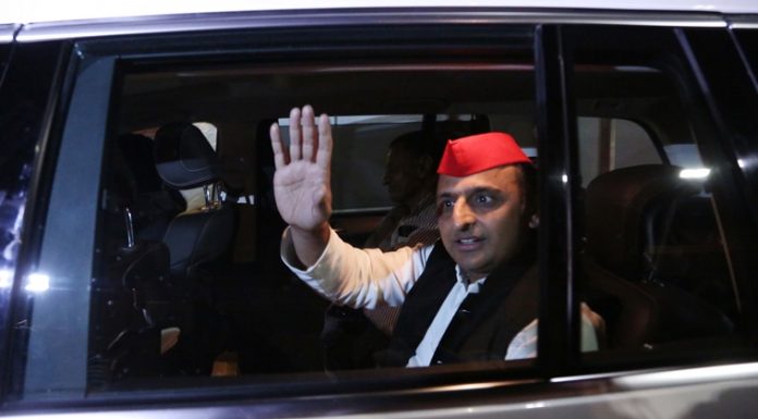 बुआ मायावती ने बबुआ अखिलेश के लिए जीत बाद भेजी ये महगी कार, बबुआ ने कहा थैंक यू, योगी खेमे में हलचल mayawati sends expensive car to akhilesh yadav after winning election