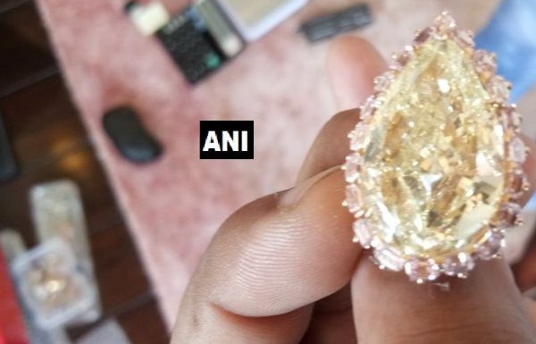 नीरव मोदी के समुन्द्र महल से मिली दस करोड़ की हीरे की अंगूठी साथ में 36 करोड़ का खजाना A diamond ring worth 10 crores from the Samundar palace of Nirav Modi