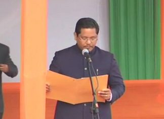 शाह और राजनाथ की मौजूदगी में कोनराड संगमा ने मेघालय मुख्यमंत्री की शपथ, त्रिपुरा में ये होगे सीएम In the presence of Shah and Rajnath, Konrad Sangma sworn in as Chief Minister of Meghalaya