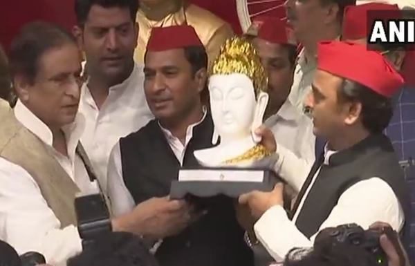 यूपी में योगी की बढ़ी मुश्किलें, स्वामी प्रसाद मौर्य के दामाद बीजेपी छोड़ सपा में हुए शामिल problems increased for of Yogi in UP