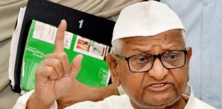 Once again, Anna's sits on fast for lokpal