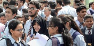 व्हाट्सऐप में बोली लगाकर बेचा गया सीबीएसई का पेपर, अनशन करने की तैयारी में छात्र CBSE's paper, sold by bid in WhatsApp