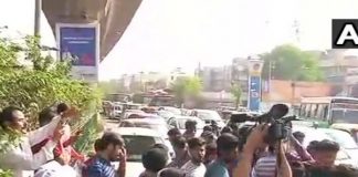 सोशल मीडिया में अब वायरल हो रहा 12वीं सीबीएसई हिंदी का पेपर, छात्रो का अनशन लगातार जारी 12th hindi paper getting viral on social media