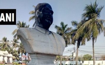 अब कोलकाता में तोड़ी गई श्यामा प्रसाद मुखर्जी की मूर्ती, पोती कालिख Now the idol of Shyama Prasad Mookerjee damaged in kolkatta
