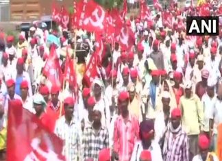 12 मार्च को विधानसभा में प्रदर्शन करने थाणे पहुचे 30,000 किसान , सकते में महाराष्ट्र सरकार 30,000 farmers enters thane to demonstrate in front of assembly