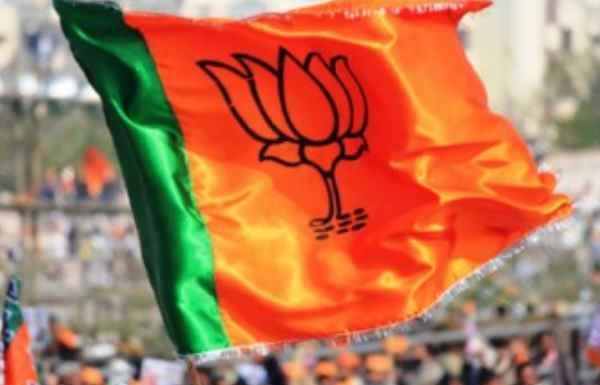 सिद्द्धारमैया के हिन्दू वाले बयान पर बीजेपी का पलटवार, बीजेपी का चुनाव प्रचार तेज BJP's remarks against Siddaramaiah's Hindu statement