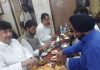 उपवास या उपहास: उपवास के दौरान छोले भटूरे खाते दिखाई दिए कांग्रेसी नेता, बाद में दी ये सफाई congress-leaders-seen-eating-chhole-bhatura
