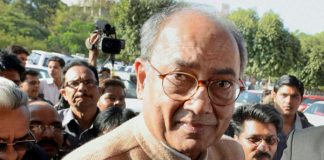 दिग्विजय सिंह ने पीएम से मागे 450 करोड़ रुपये दिग्विजय सिंह ने पीएम से मागे 450 करोड़ रुपये