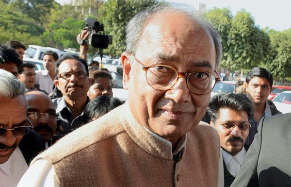 दिग्विजय सिंह ने पीएम से मागे 450 करोड़ रुपये दिग्विजय सिंह ने पीएम से मागे 450 करोड़ रुपये