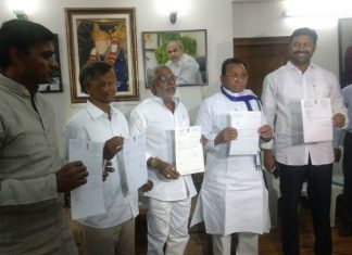 आंधप्रदेश को विशेष राज्य का दर्जा ना मिलने पर अब अब YSRCP के पाचं सांसदों का इस्तीफ़ा Now, YSRCP's five MPs resigns after Andhra Pradesh not getting special state status