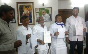 आंधप्रदेश को विशेष राज्य का दर्जा ना मिलने पर अब अब YSRCP के पाचं सांसदों का इस्तीफ़ा Now, YSRCP's five MPs resigns after Andhra Pradesh not getting special state status